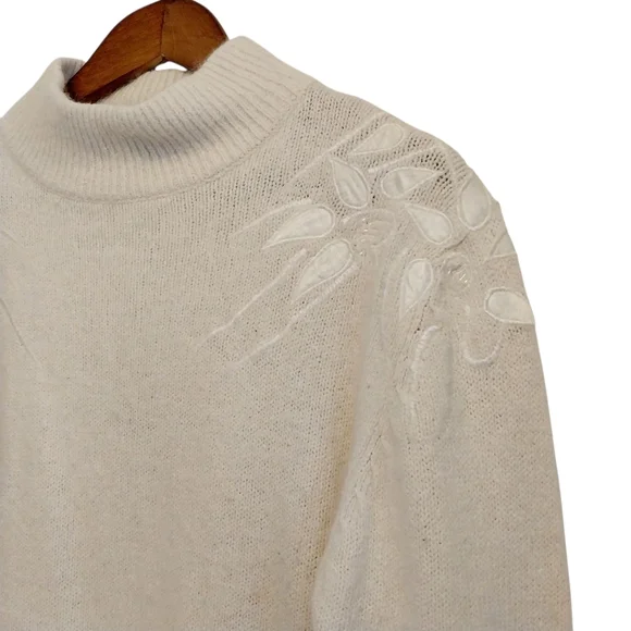 Vtg Distinction Large Silk Angora Off White Knit Lambs Wool Embroidered Sweater - Picture 5 of 14